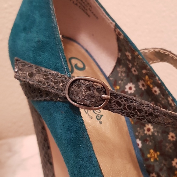 EUC Seychelles Suede and Snakeskin Heels - Picture 6 of 8